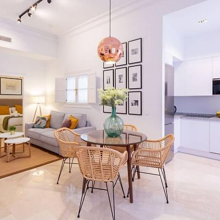 Mumu Luxury Suite Lirio Sevilla Exterior foto