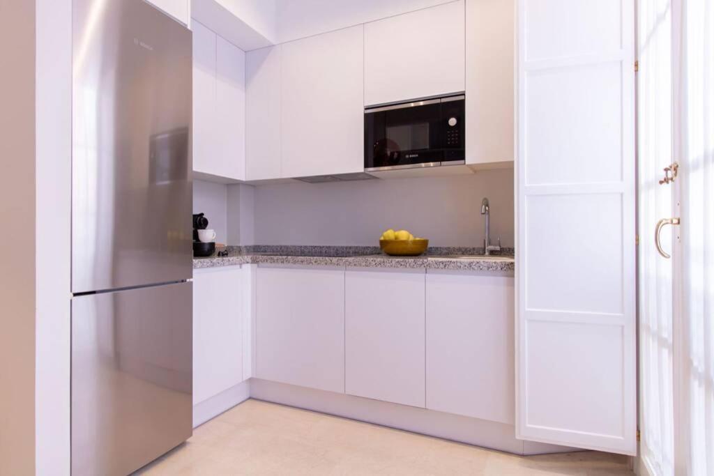 Mumu Luxury Suite Lirio Sevilla Exterior foto